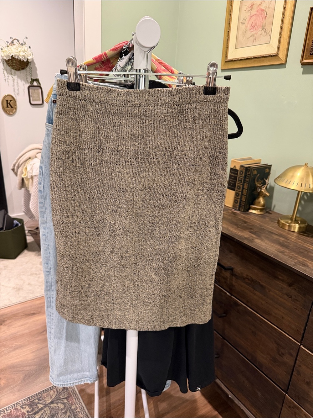 Giorgio Armani Neutral Tweed Pencil Skirt - Beige Gray